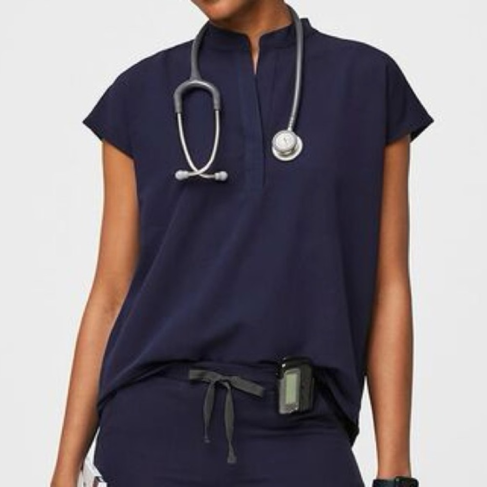 TWO Figs Rafaela Oversized Scrub Top - Size Large